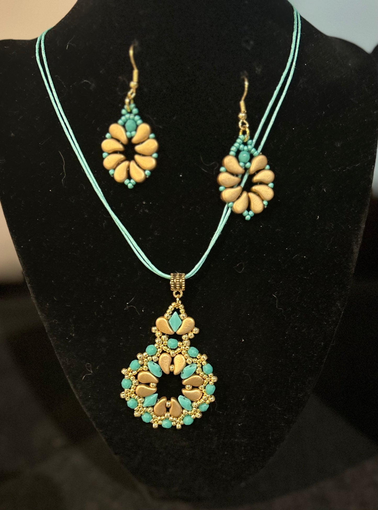 Necklace set
