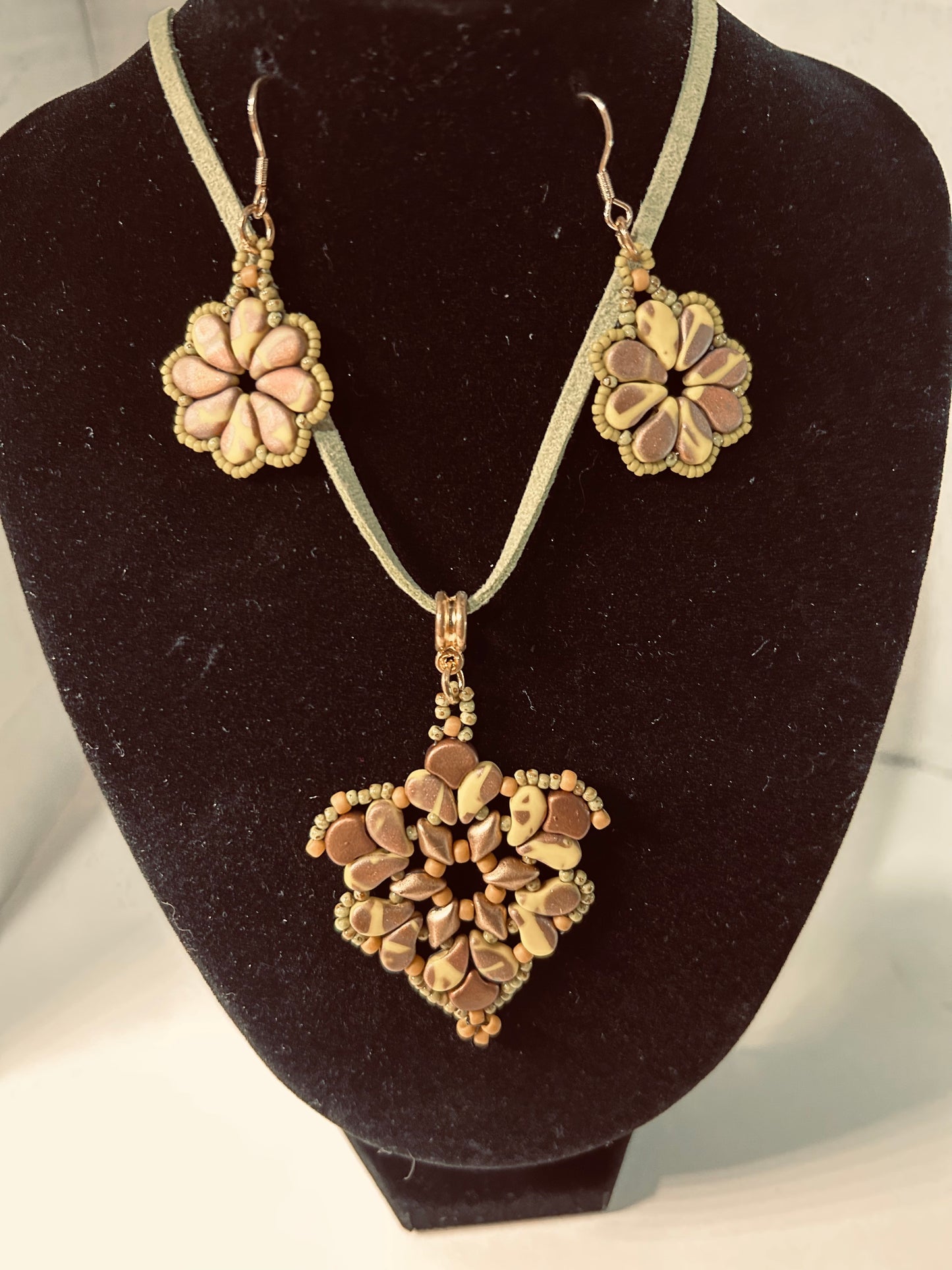 Necklace set