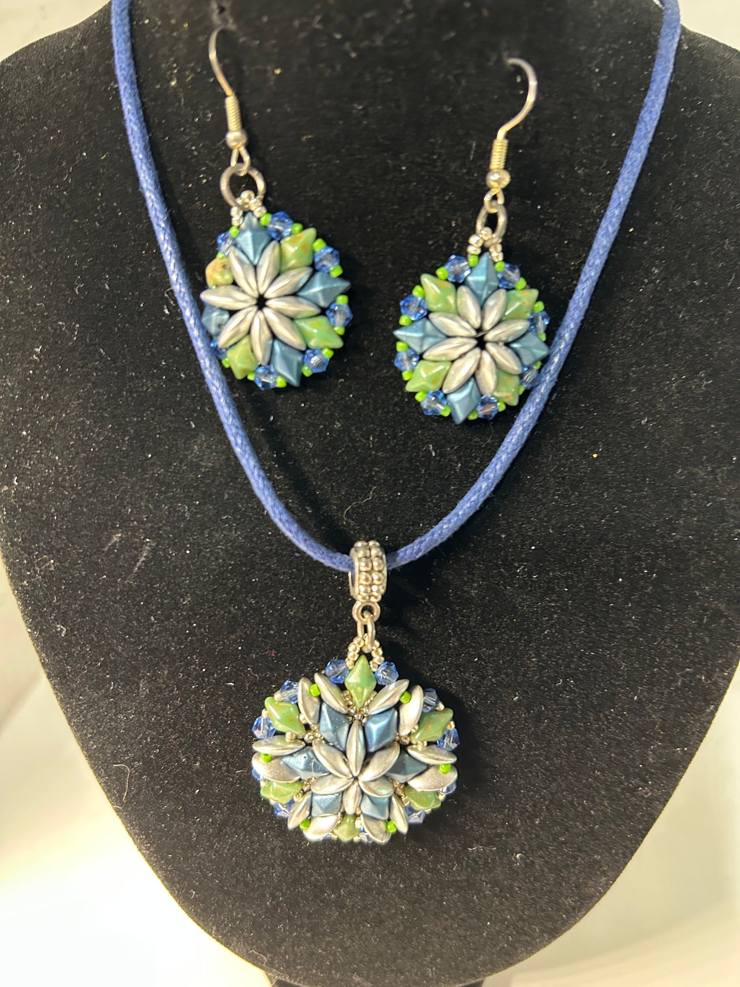 Necklace set