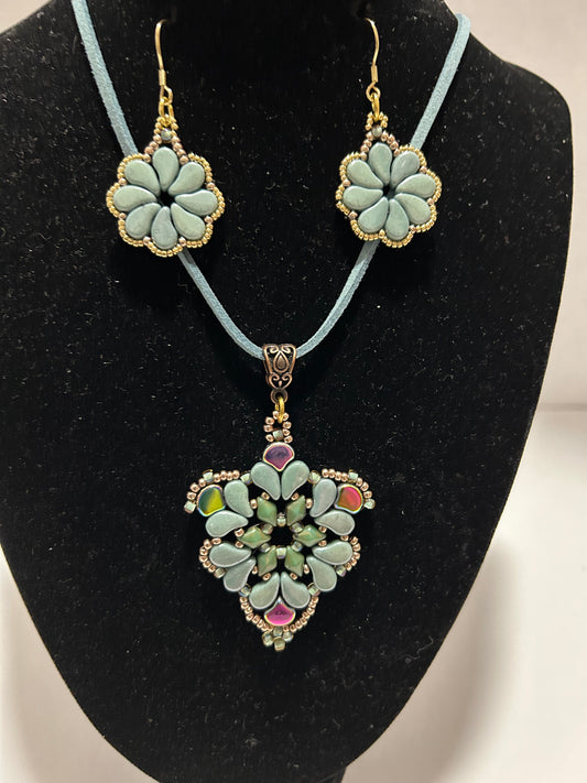 Necklace set