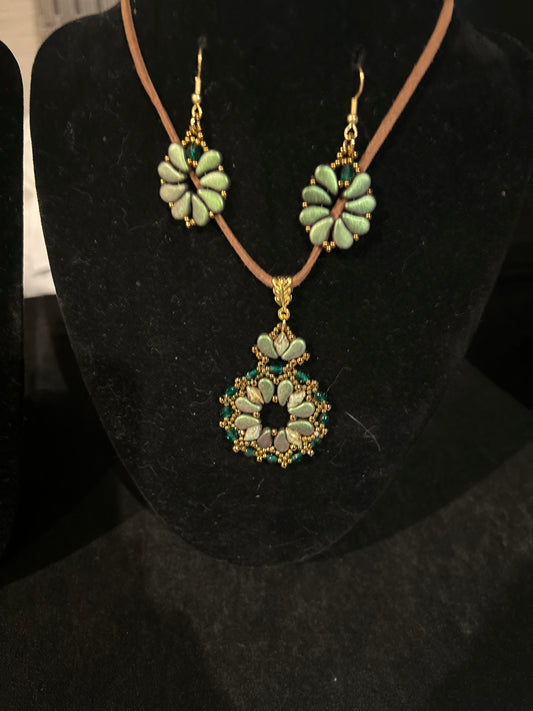 Necklace set