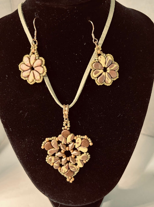 Necklace set