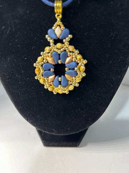 Neckles sets