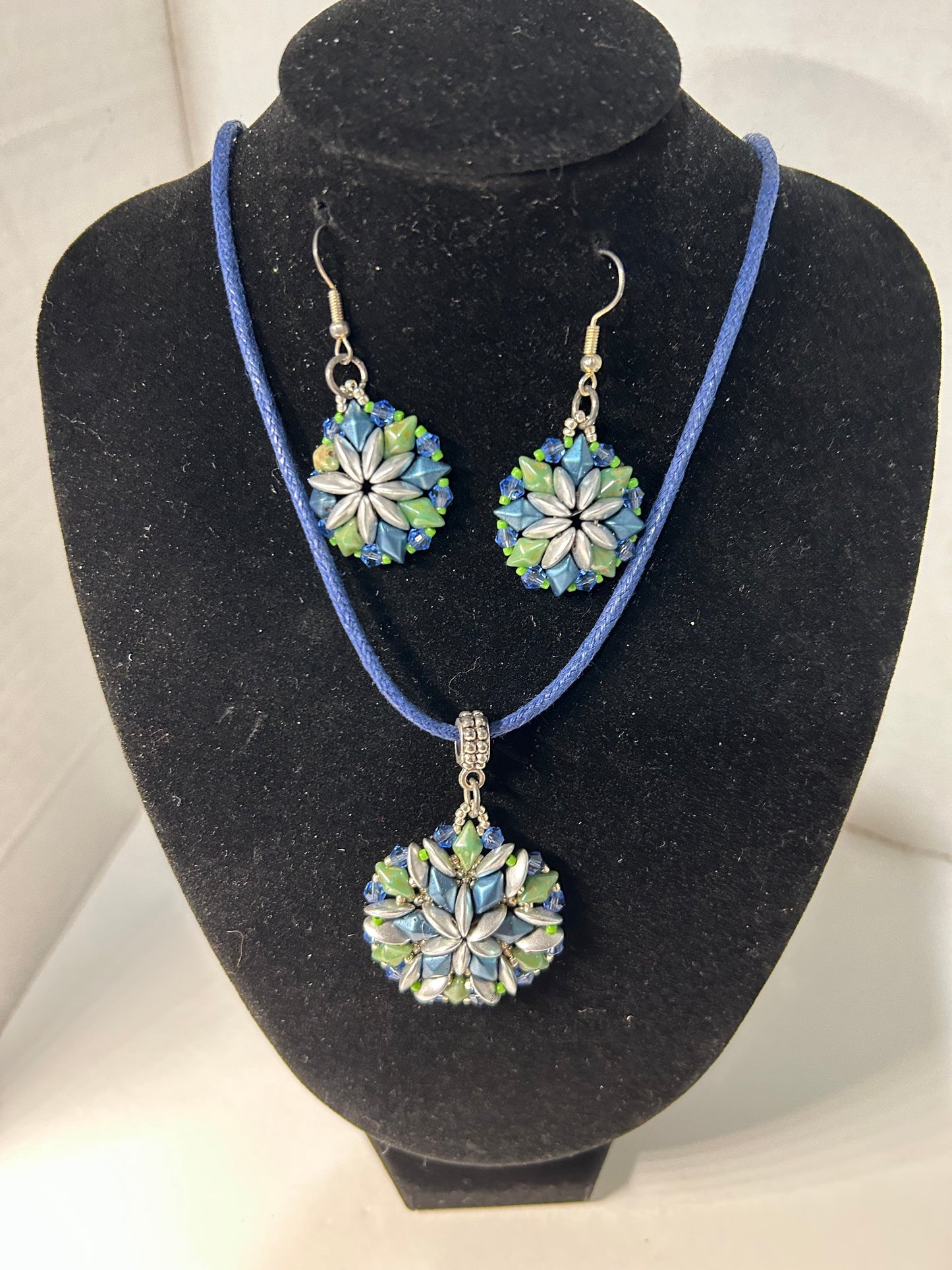 Necklace set